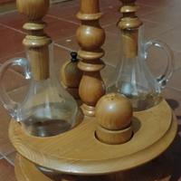 Set da tavola per condimenti in stile arte povera 
