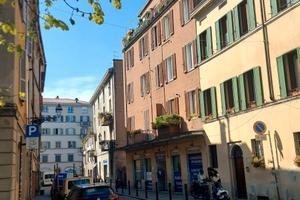 Via d'Azeglio P.le Inzani, 2 camere ristrutturato
