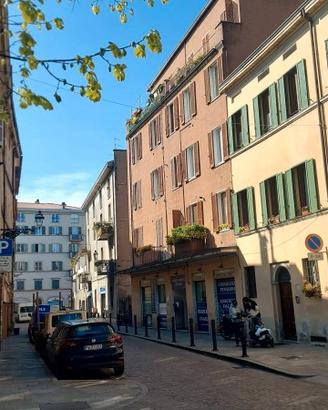 Via d'Azeglio P.le Inzani, 2 camere ristrutturato