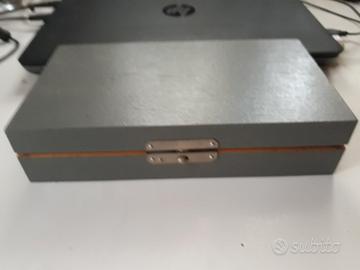 Piccola scatola in legno porta strumenti