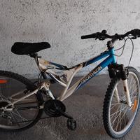 Mountain bike (MTB) Rockrider di Decathlon 26''