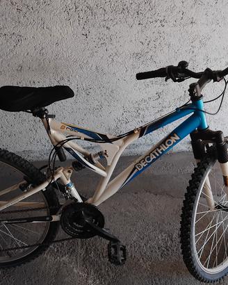 Mountain bike (MTB) Rockrider di Decathlon 26''