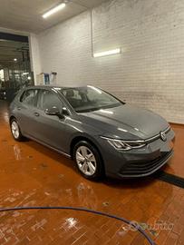 VOLKSWAGEN Golf 1.0 eTSI EVO DSG Life