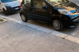 Peugeot 107 nera