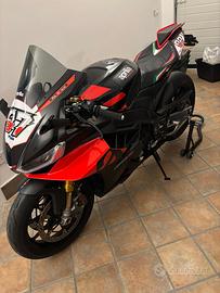 Aprilia RSV4 1100 Factory