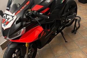 Aprilia RSV4 1100 Factory