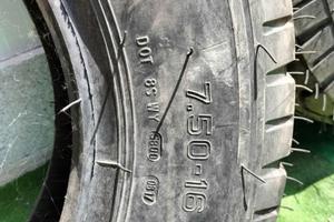 Gomme agricole Petlas