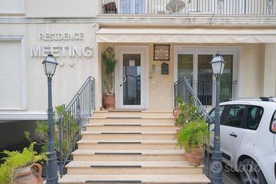 Palazzo / Stabile di 925 m² con più di 5 locali a 
