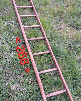 Scala a pioli tradizionale in legno
