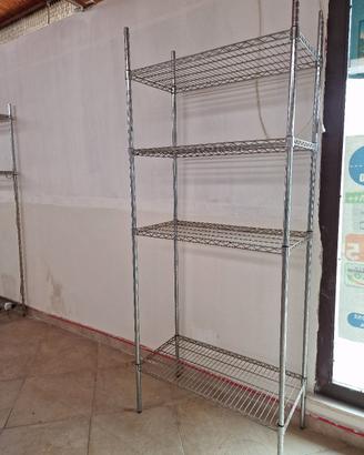 scaffali cromati in acciaio 