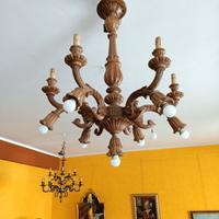 Lampadario antico in legno massello