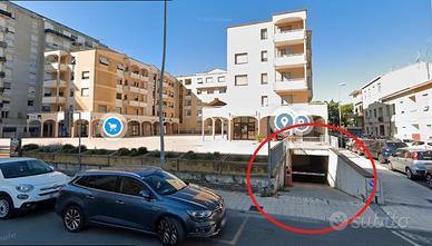 Garage 60 mt centro a cecina