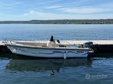 Open Marino 4,70 con Yamaha top 700 25 cv