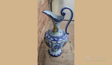 Anfora depoca firmata