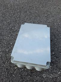 Gratis  3 x Scatole di derivazione vuote