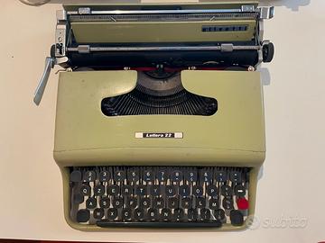 macchina da scrivere Olivetti Lettera 22