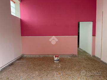 NEGOZIO A CASORIA