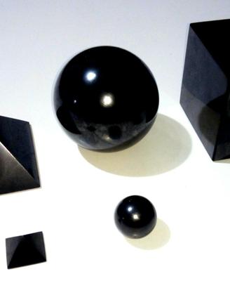 Pietre in Shungite, piramide sfera cubo ciondoli