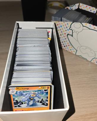 ETB di carte Pokémon tutte reverse ed olografiche