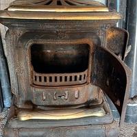 stufa a legna in ghisa