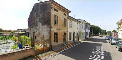 Immobile in asta di 172 m² con 3 locali e box auto