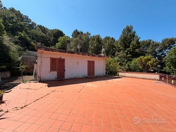 Casa indipendente da ristrutturare a Castellabate