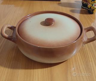 Pentola in terracotta con coperchio 