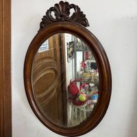 Specchio in noce ovale