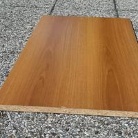 Ripiano in legno color ciliegio