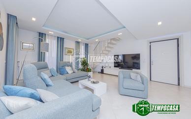 MERAVIGLIOSO TRILOCALE INDIPENDENTE!