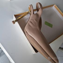 décolleté beige 