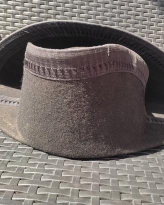 Lucerna dei Carabinieri, il classico cappello bic