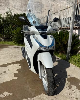 Honda SH 125i 2023 Bianco Opaco – 10.000 km