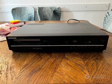Videoregistratore Samsung Combo VHS e DVD