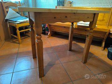 Tavolo allungabile base in legno 