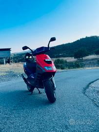 aprilia sr