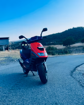 aprilia sr