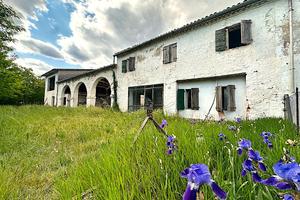 Ampio rustico da ristrutturare: forte potenziale