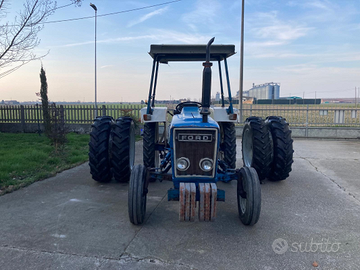 Trattore Ford 2600