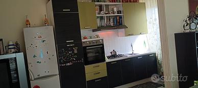 Cucina componibile e cameretta 