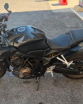 Honda CB650R 2022 nera, 33.000 km, kit A2 Honda