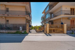 AMPIO GARAGE zona Aci Platani-Acireale