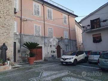 4 LOCALI A MONTE SAN GIOVANNI CAMPANO