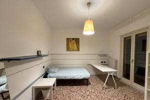 Stanza a due passi dal policlinico