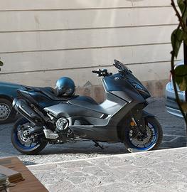 Yamaha T-max 560