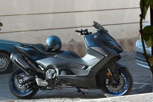 Yamaha T-max 560