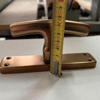 Maniglie per finestre in legno