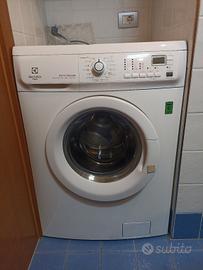 Lavatrice lava+asciuga Elettrolux Rex