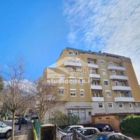 SPLENDIDO TRILOCALE ARREDATO CON BALCONE ZONA S. G