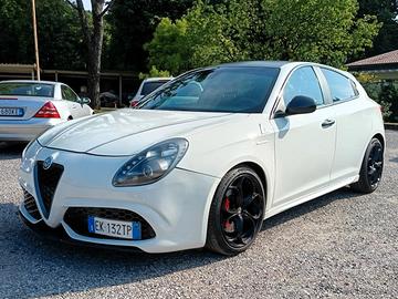 Alfa Romeo Giulietta 1750 tbi Quadrifoglio Verde 2